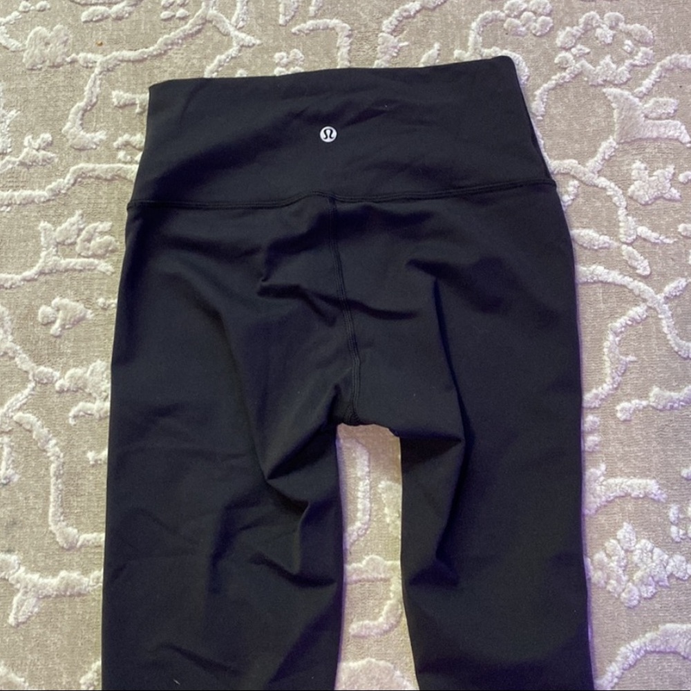 NEVER WORN & perfect condition!! Size 2 regular length black lulu leggings